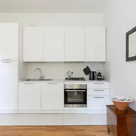 Welc-om Palazzo Calvi Apartment